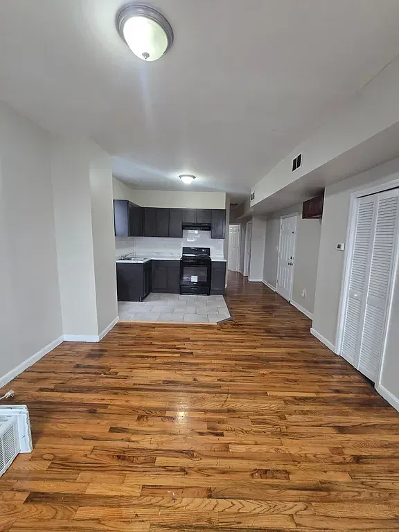 3 bed, $1,995 — Photo 1