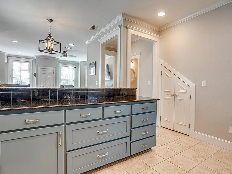 1211 S Adams St — Photo 14