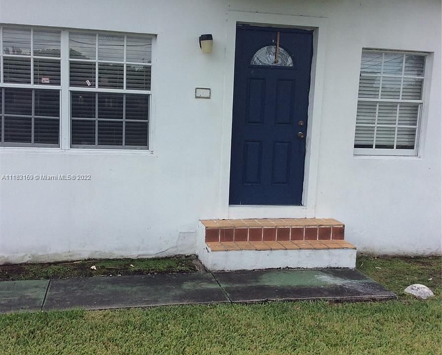1st image of 290 NE 150th St #1