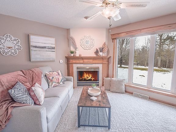 2nd image of 12141 Fantail Rd