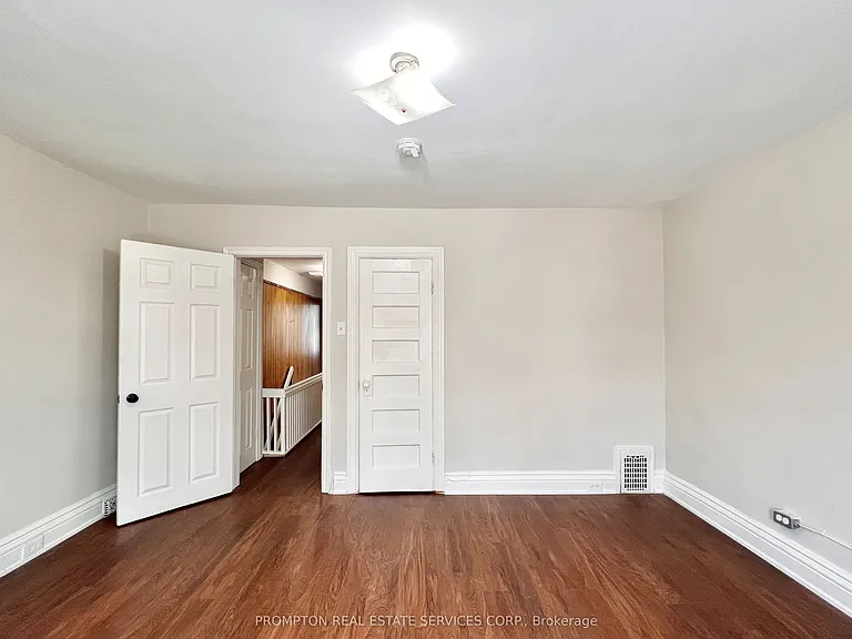 17 Winnifred Ave — Photo 29