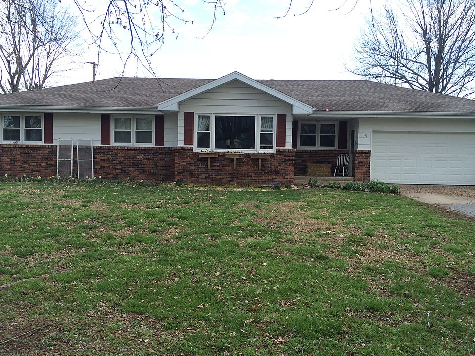 1st image of 204 S Lynne Dr