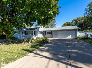 2902 5th St, East Moline, IL 61244