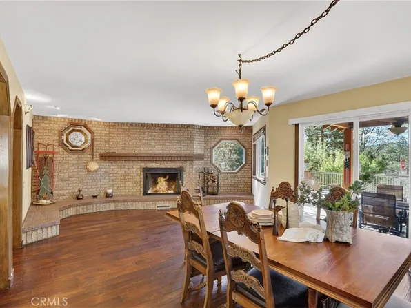 28125 Geneva Ln, Lake Arrowhead, CA 92352