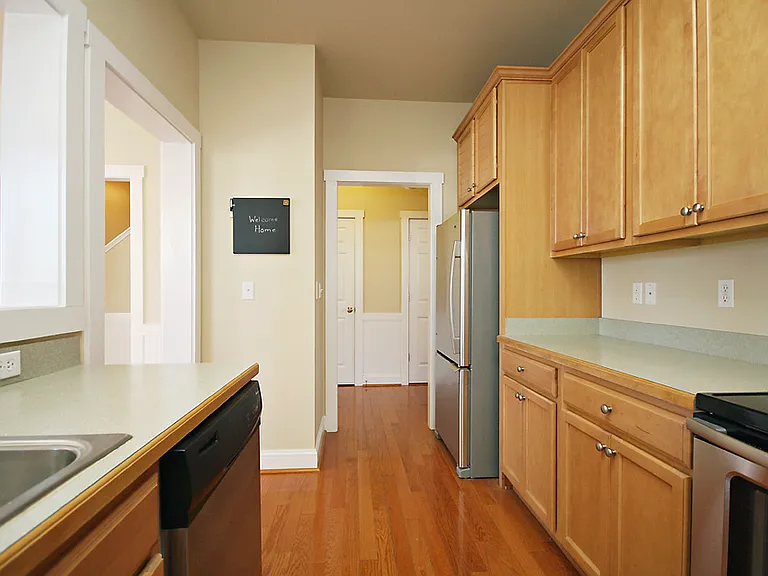 372 Joliet Ct — Photo 5