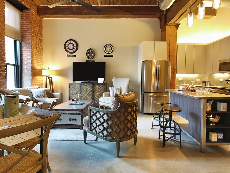 Endless opportunities with this well lit open floor plan