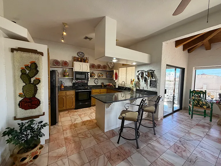 3750 Canyon Cove Dr — Photo 9