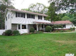 545 Old Country Rd, Huntington Station, NY 11746