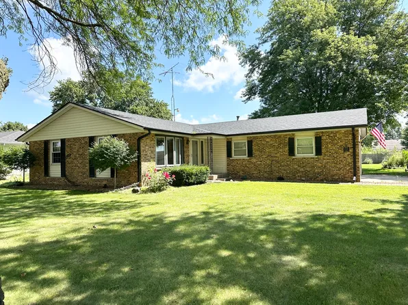 1130 Cardinal Dr, Bourbonnais, IL 60914