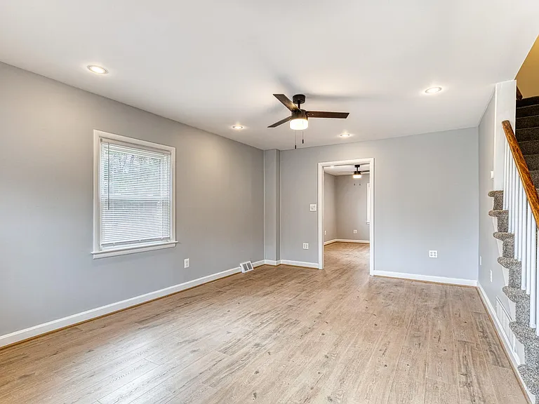 16 S Kelly Ave — Photo 11
