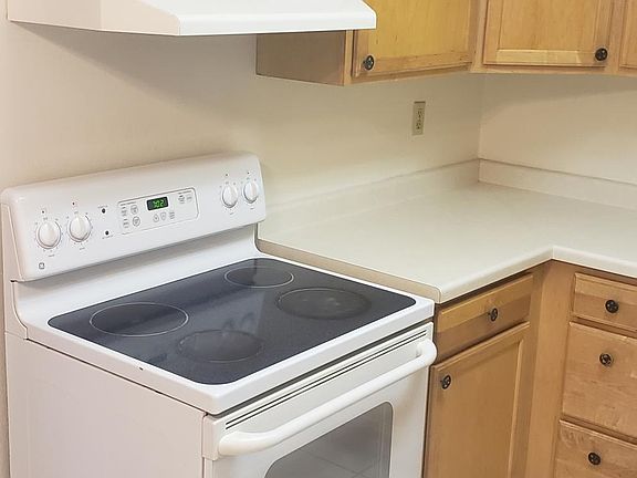 2nd image of 1734 La Crescent St APT 41