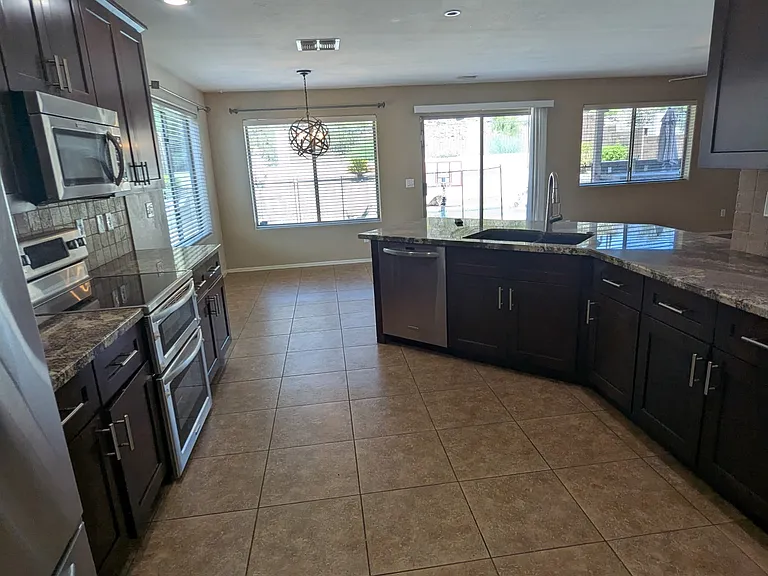 2224 E Heston Dr — Photo 28