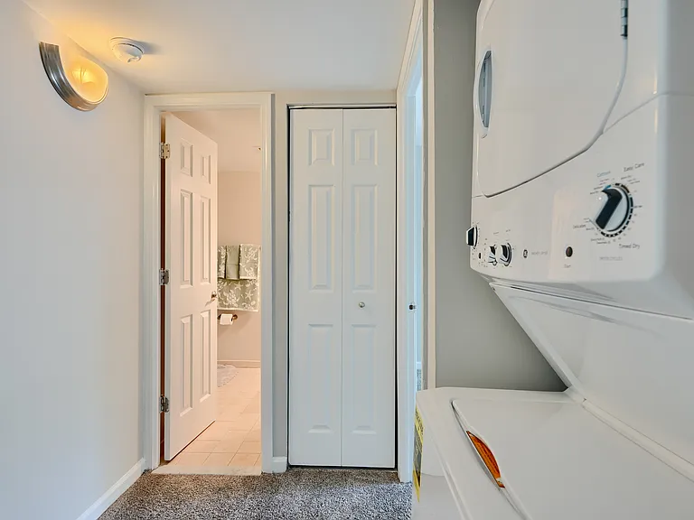 Westchester West Apartments — Photo 42