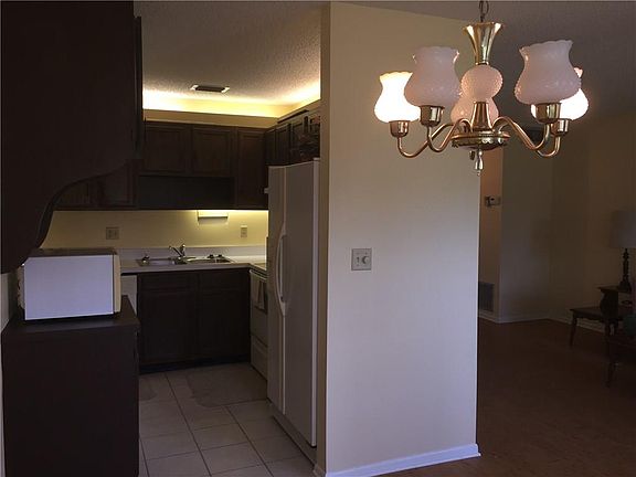 4th image of 49 Woodland Dr