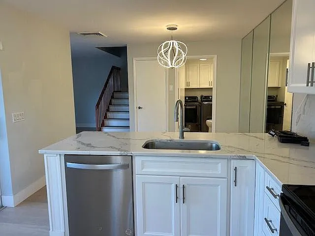 2807 SW Lakemont Pl #1 — Photo 9