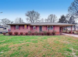 353 Fieldstone Rd, Mooresville, NC 28115