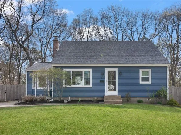 27 Cynthia Dr, Coventry, RI 02816