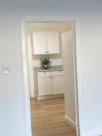 1 bed, 1.0 bath, 967 sqft, $1,200 — Photo 4