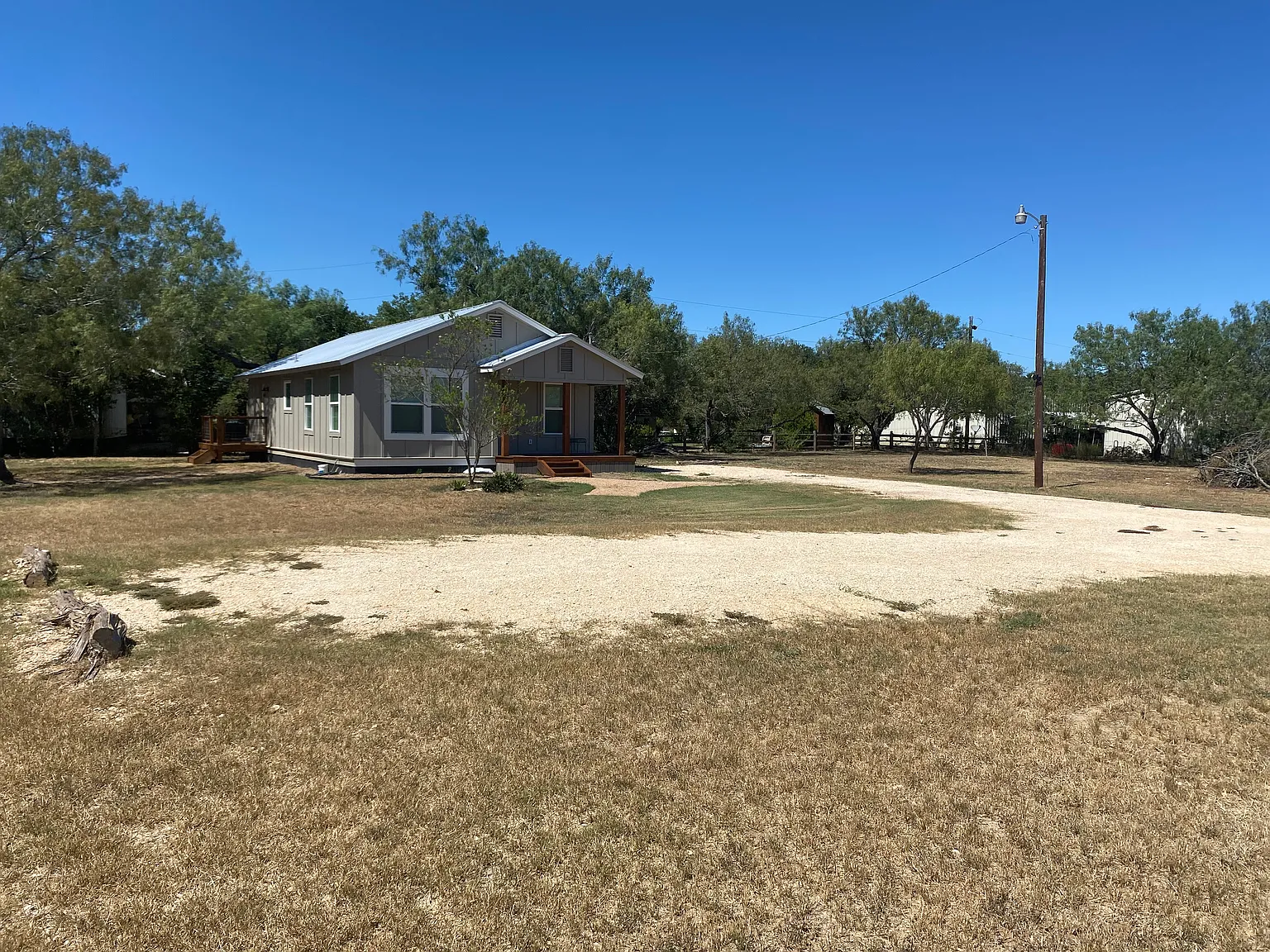 2 bed, 1000 sqft, $1,400 — Photo 4