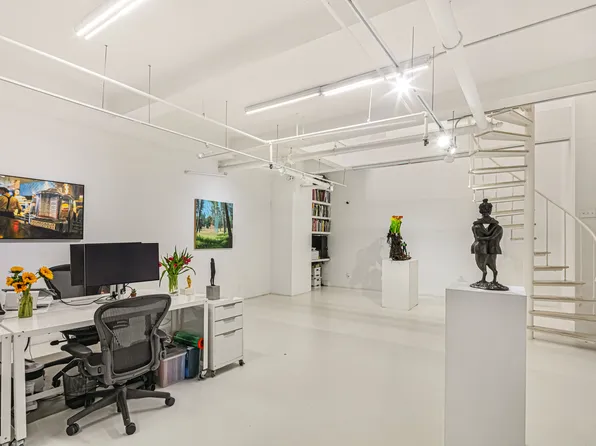 251 West 19th Street image 4 of 19