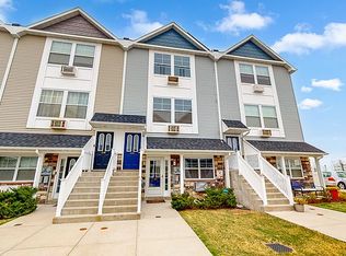 102 Lighthouse Ct #B, Bronx, NY 10473