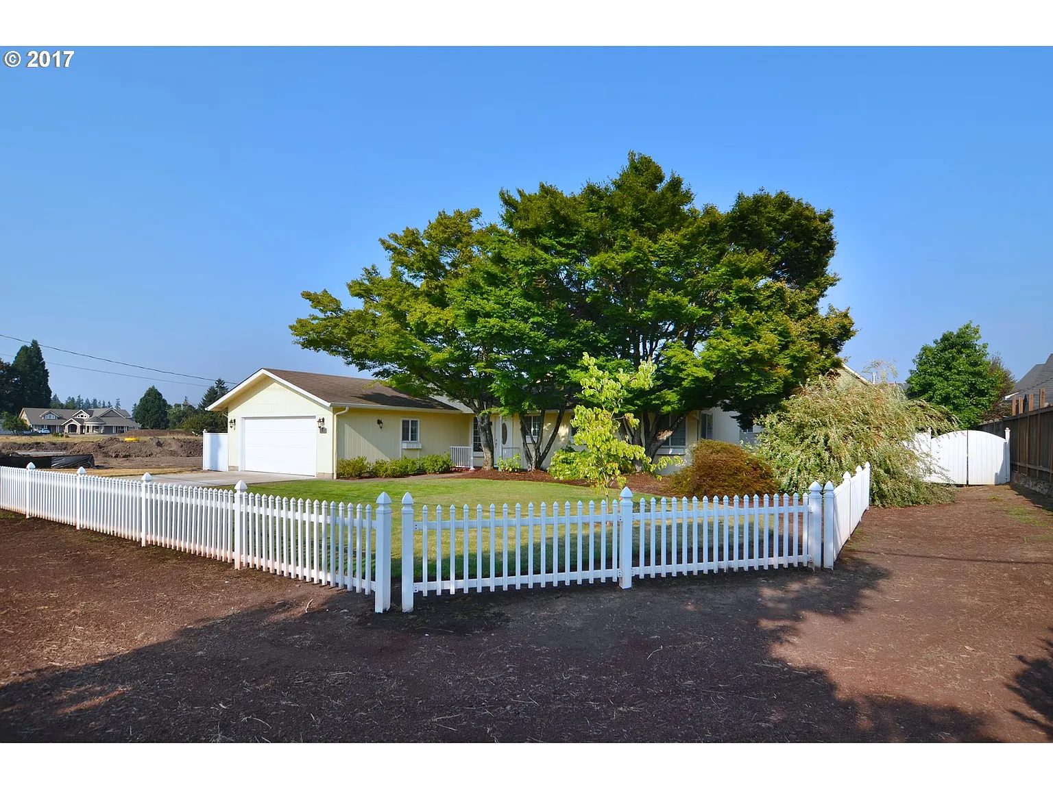 3387 Gilham Rd photo 1