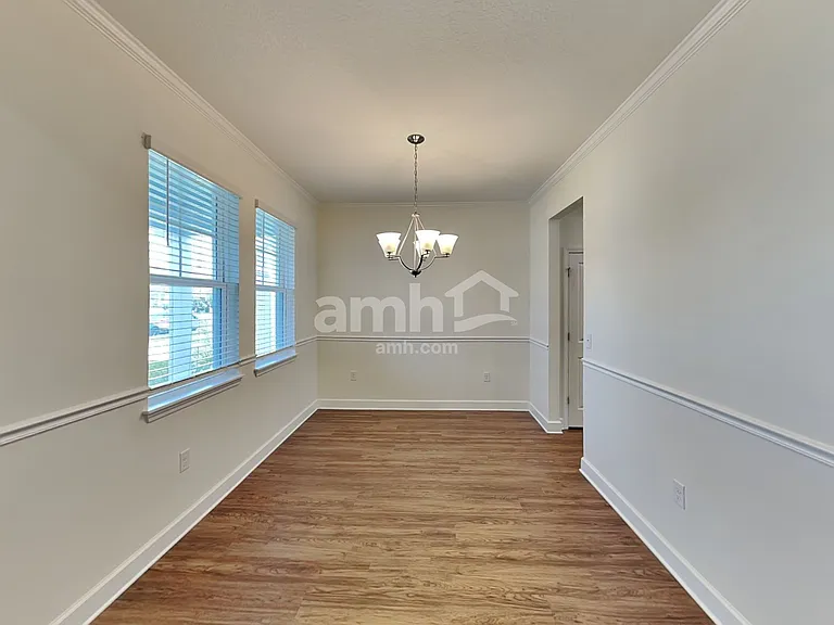 323 Pine Terrace Dr — Photo 7