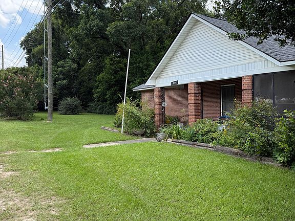 3rd image of 2241 Jeffersonville Rd