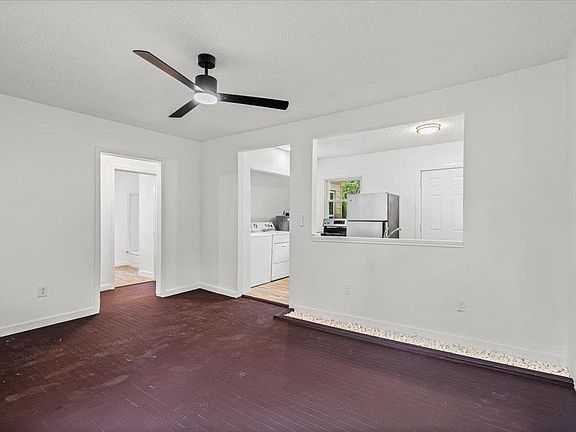 4th image of 2206 Rountree Dr
