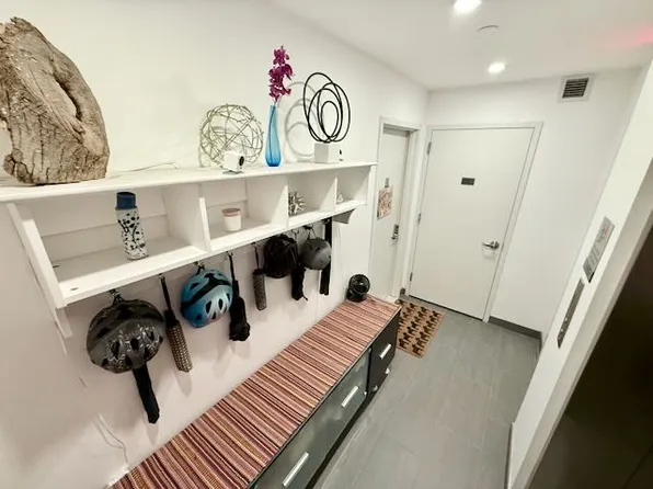 11-28 31st Drive image 22 of 33