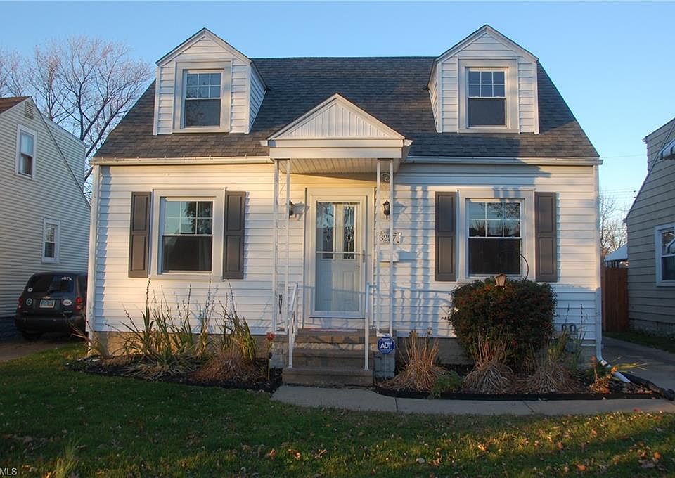1st image of 3227 Lincoln St