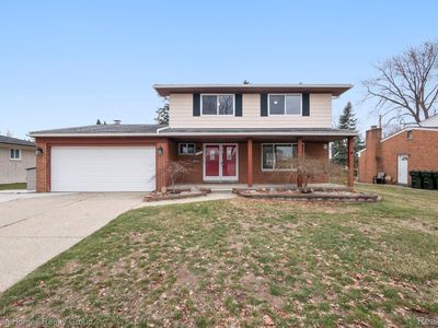 14484 Royal Dr, Sterling Heights, MI, 48312