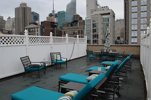 Sold by Manhattan Residential Group | media 27