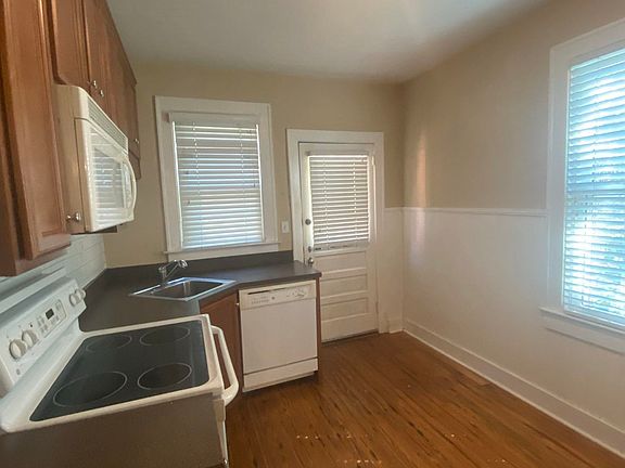 2nd image of 422 McDaniel St #B