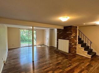 98 Sand Hill Rd, Amherst, MA 01002