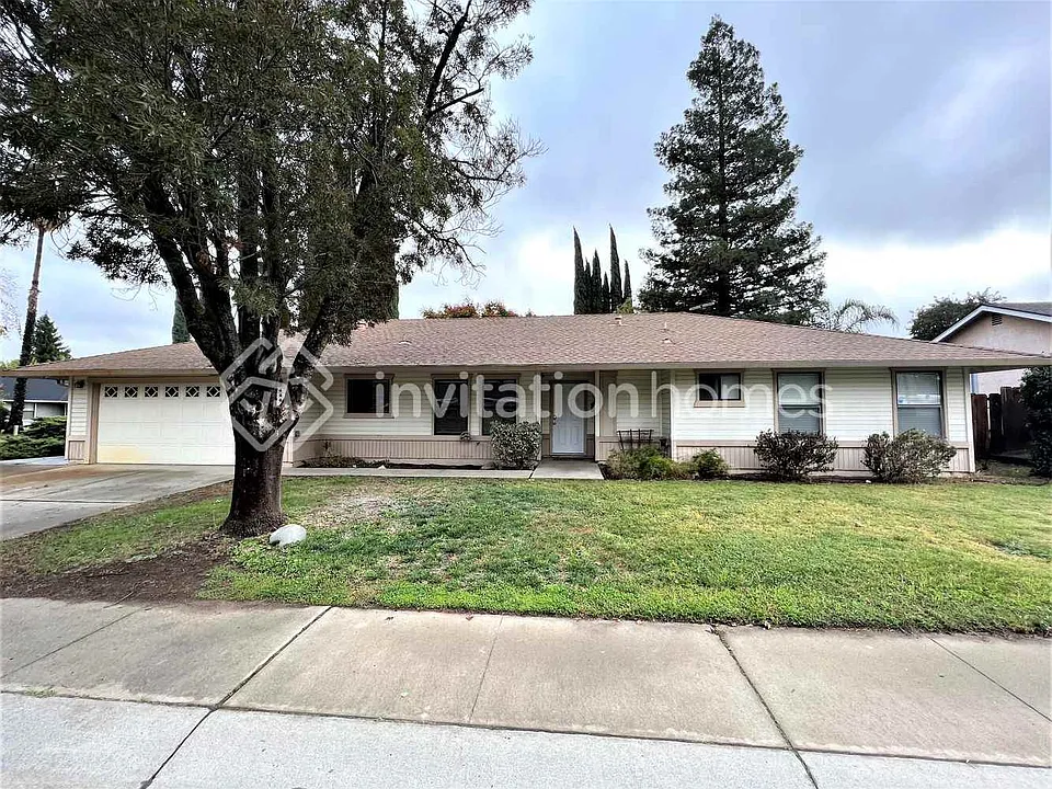 460 Pelican Pl