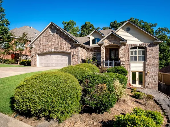 4 Woodfern Dr, Little Rock, AR 72211