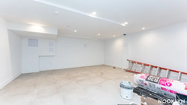 Rented by Nooklyn NYC LLC | media 27