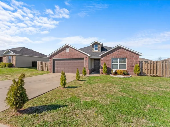 888 NW Evans Cir, Bentonville, AR 72713