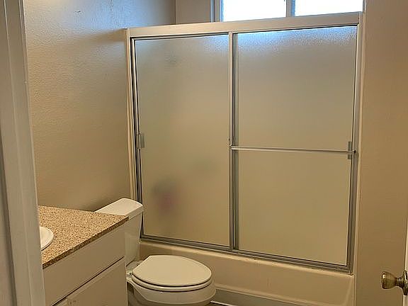 4th image of 11916 Goshen Ave APT 3