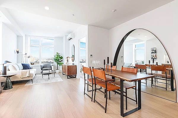 2nd image of 578 Parkside Ave #15G
