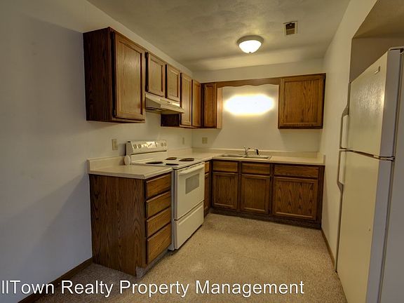 4th image of 834 11th Street Ct APT 201