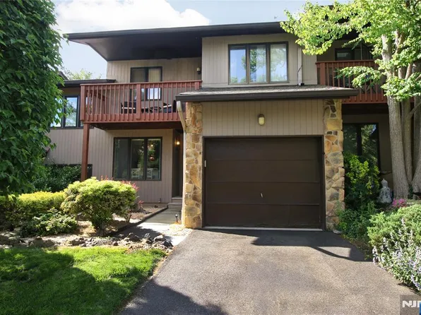 7 Dogwood Ct, Woodland Park, NJ 07424
