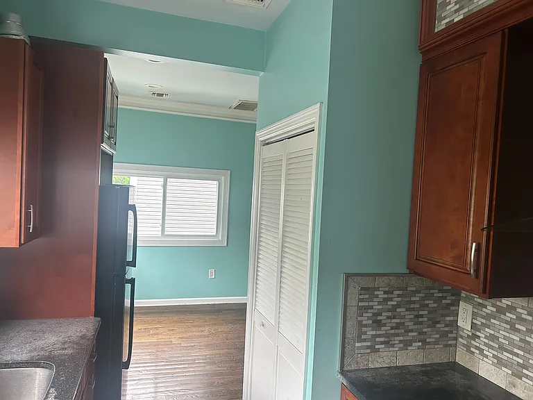 32 Augusta St — Photo 3