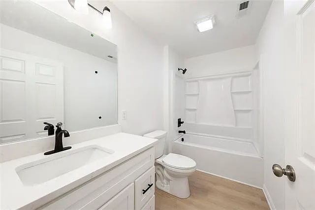 3216 S Oak St — Photo 10