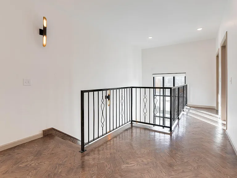2506 N Douglas Ave — Photo 33