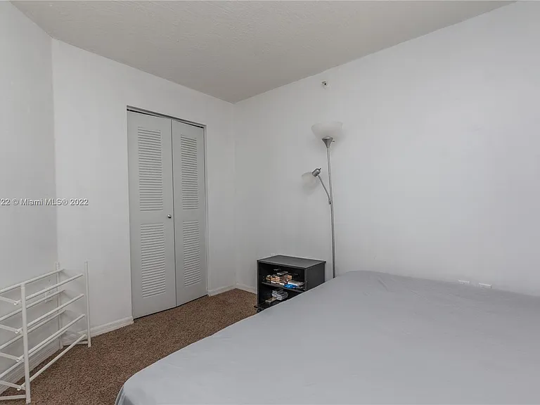 102 SW 6th Ave #202 — Photo 3