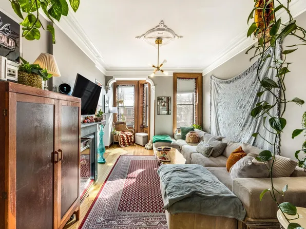 298 2nd Street image 1 of 10