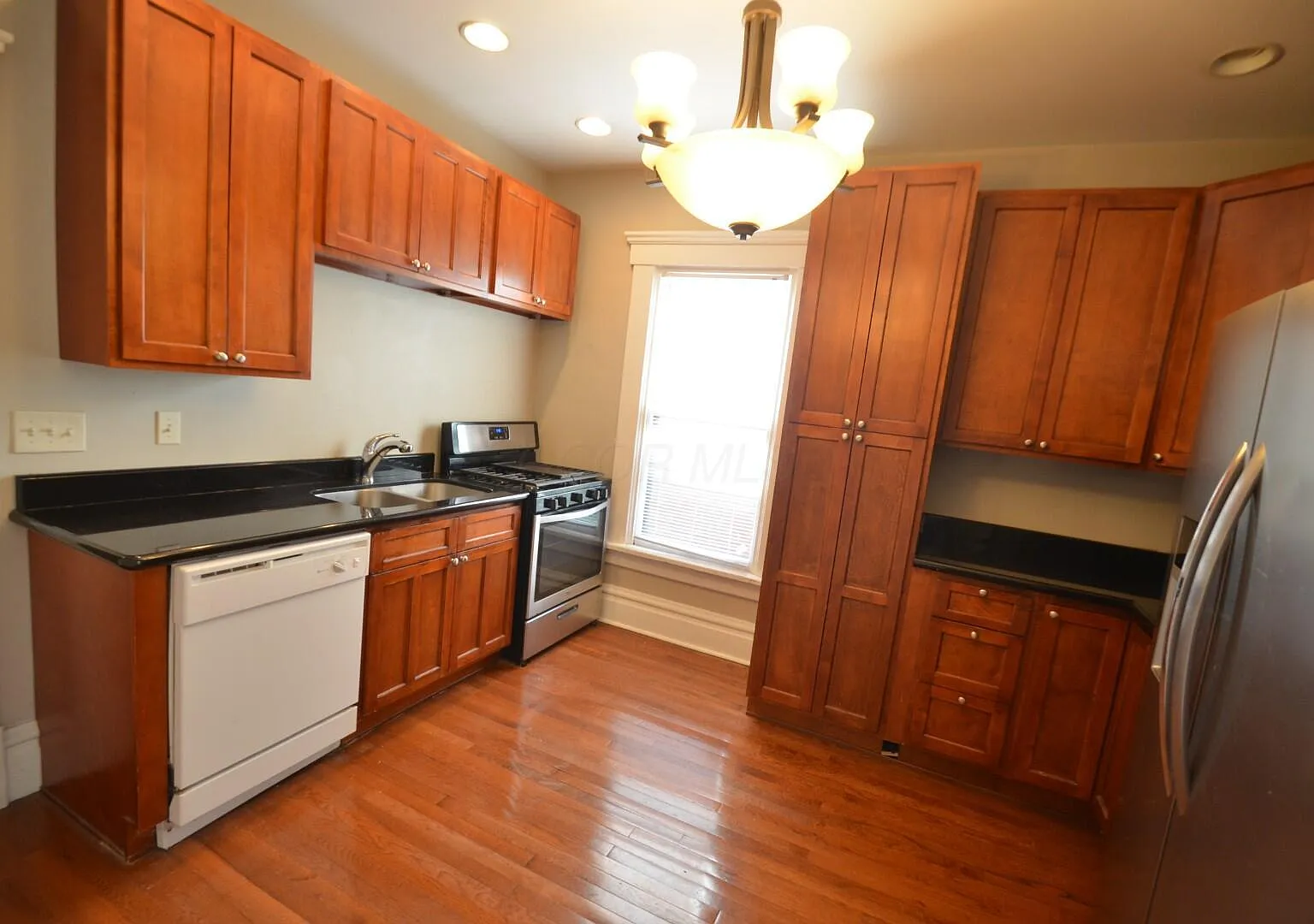 1 bed, 1008 sqft, $1,695 — Photo 3