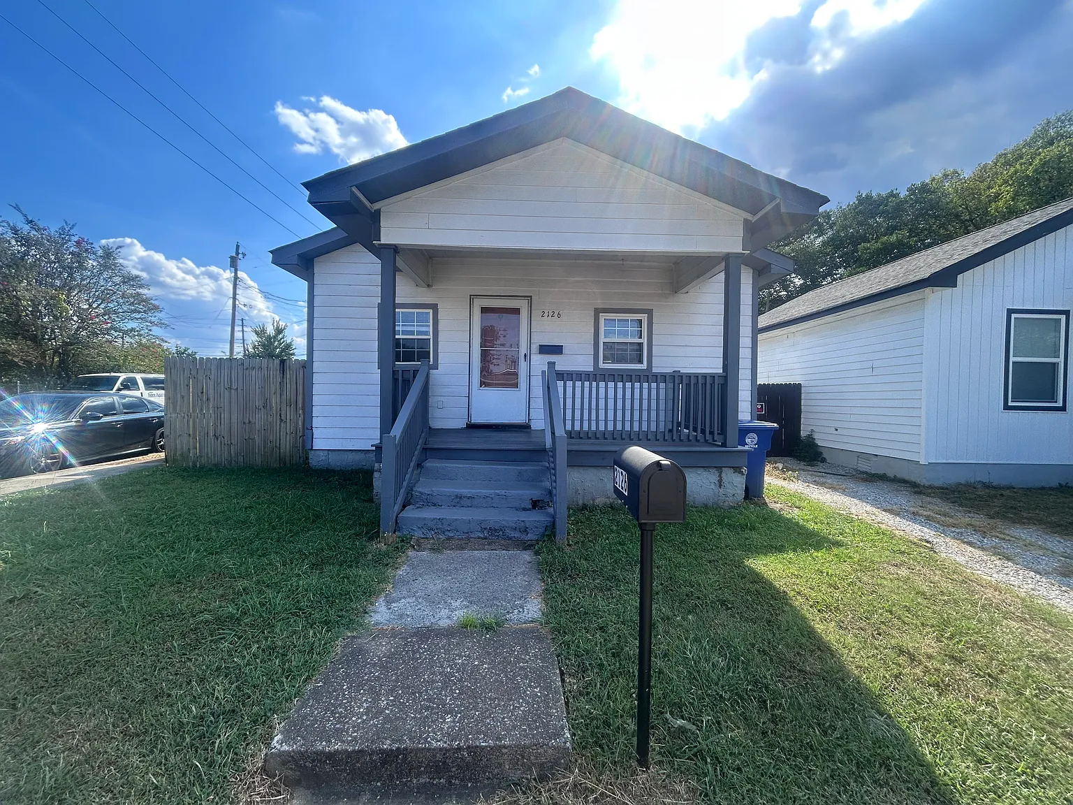 2 bed, 762 sqft, $1,200 — Photo 1